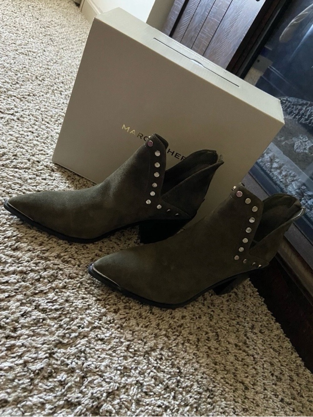MARC FISHER Womens Green V Notch
Cutout Dayne Block Heel Suede 
Booties